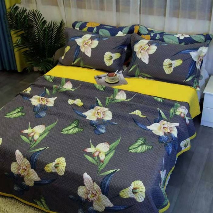 Bloomington 100% Cotton Coverlet Set Embroidered Orchid Queen