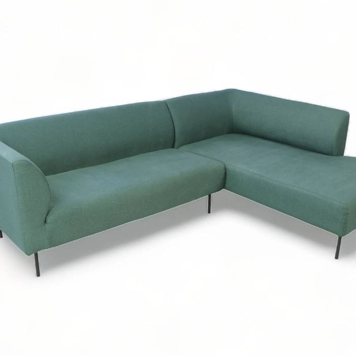 Judith Sectional Sofa with Right Chaise Linen - Green
