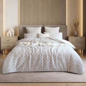 Renee Taylor King Amara Jacquard Yarn Dye Quilt Cover/Pillowcases Set