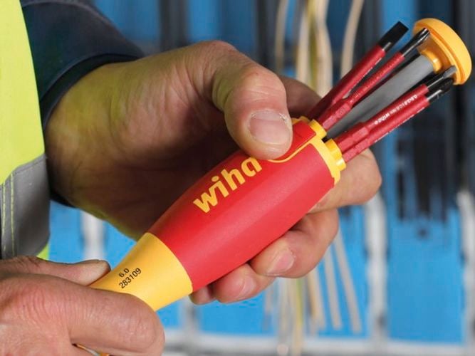 Multi-tool screwdriver