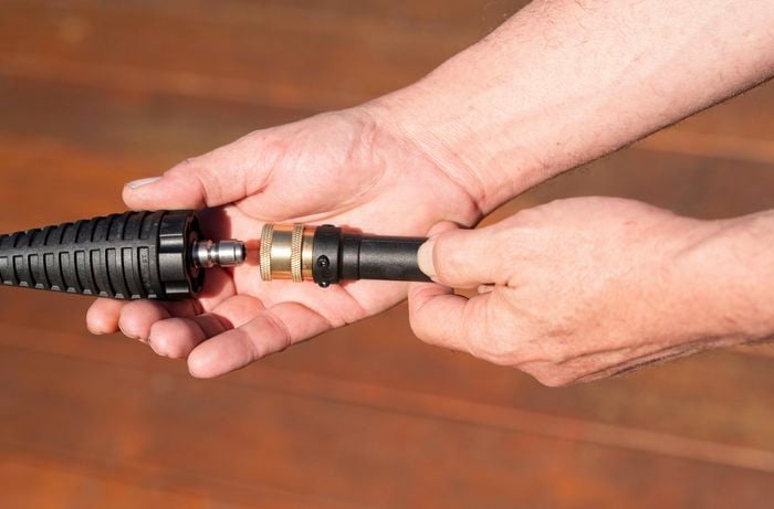 Attach the nozzle and check fittings