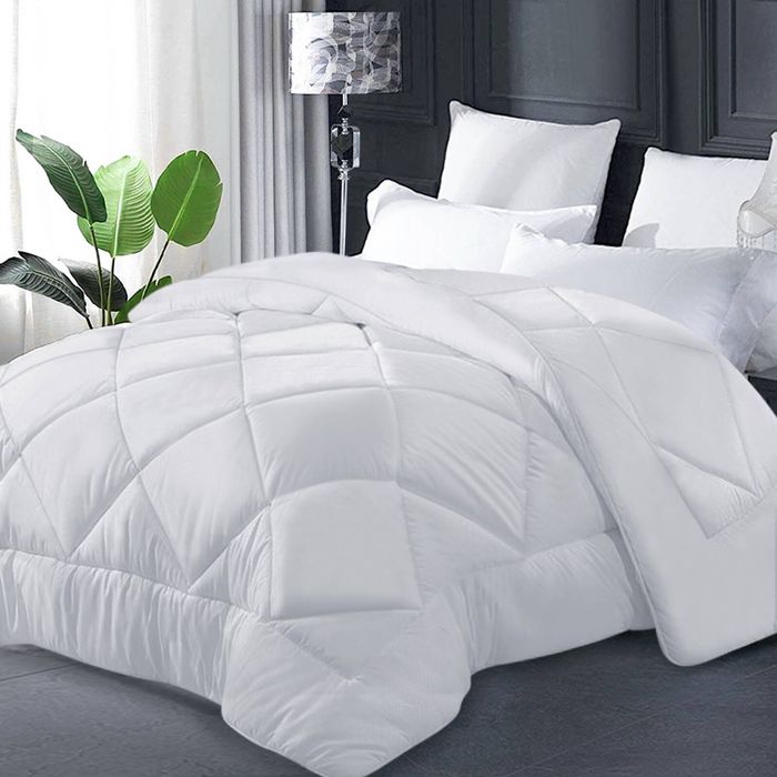 Giselle Bedding Super King Size 400gsm Microfibre Quilt