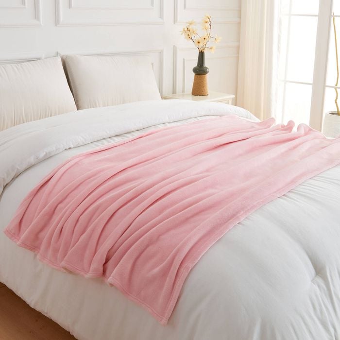 LINENOVA Flannel Fleece Blanket Cozy Soft Twin Size Blanket-Pink