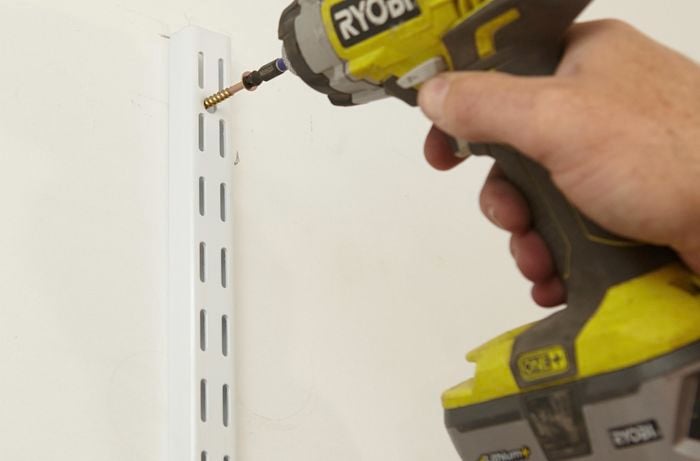 Screwing in brackets with a Ryobi drill