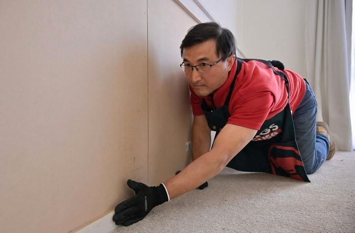 Attach the skirting boards