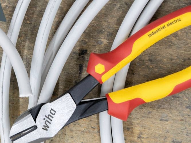 Diagonal cutters for Electricians