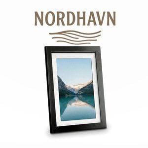 Nordhavn Black 10.1" WiFi Digital Photo Frame | 32GB Phone Photo Sharing