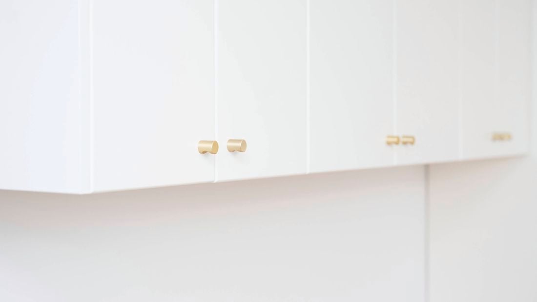White kitchen cabinets