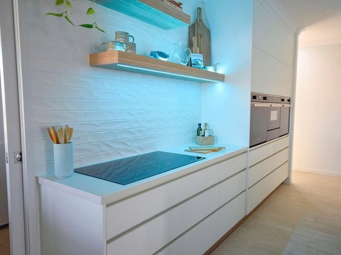 White kitchen with Induction Cooktop ICT9031, Steam Microwave Convection Oven SMC4530, Culinary Drawer CDK15630