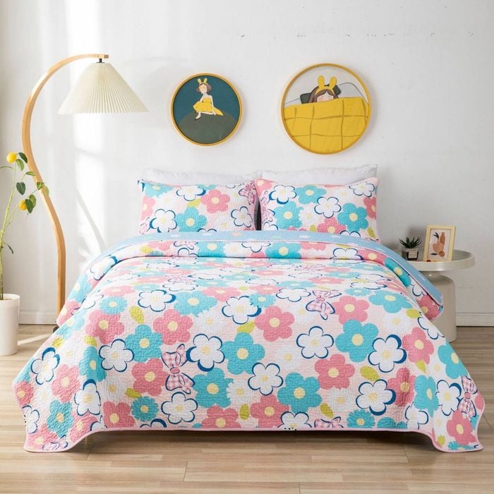 Bloomington Flower Power 100% Cotton Lightly Quilted Reversible Coverlet Set King Single