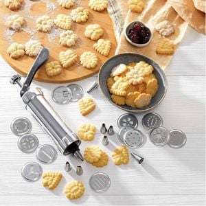 Professional Bake Cookie Press Icing Set 21 Piece Soffritto