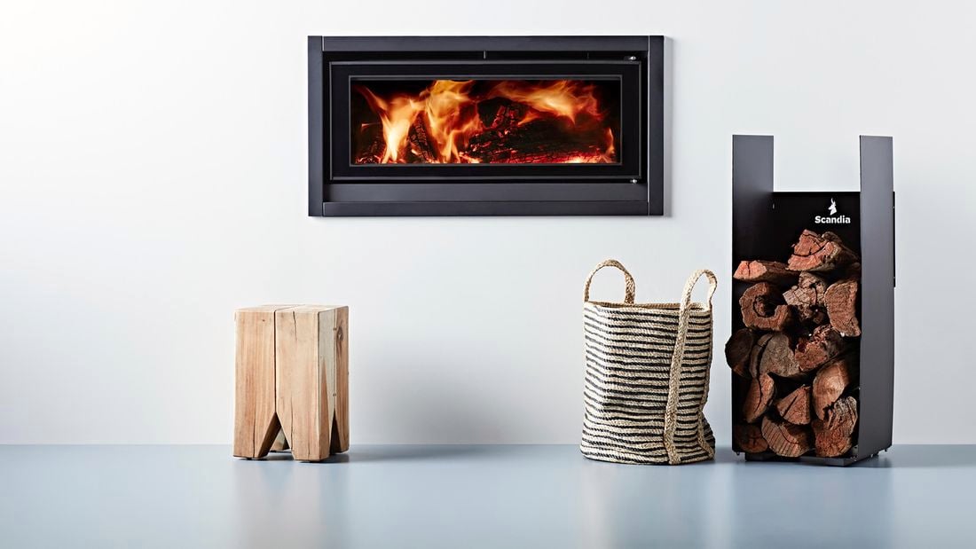 Fire burning with logs.