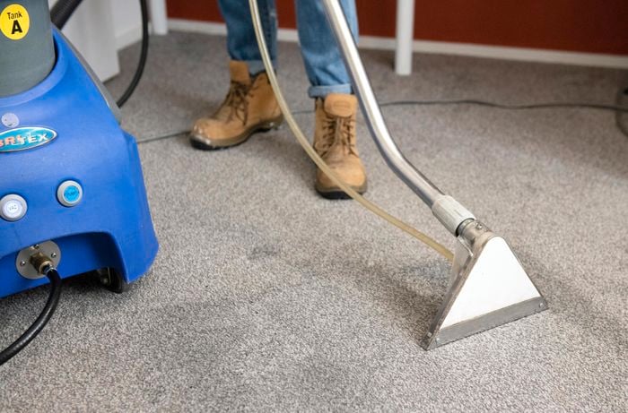 how to avoid over-wetting carpets How to Avoid Making Carpets Too Wet