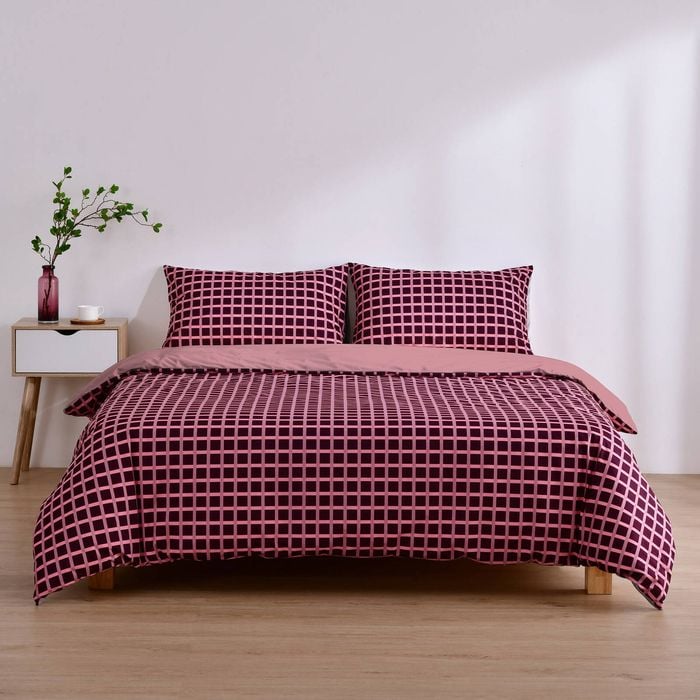 Dreamaker Micro Flannel Reversible Grid Quilt Cover Set Cherry Super King Bed